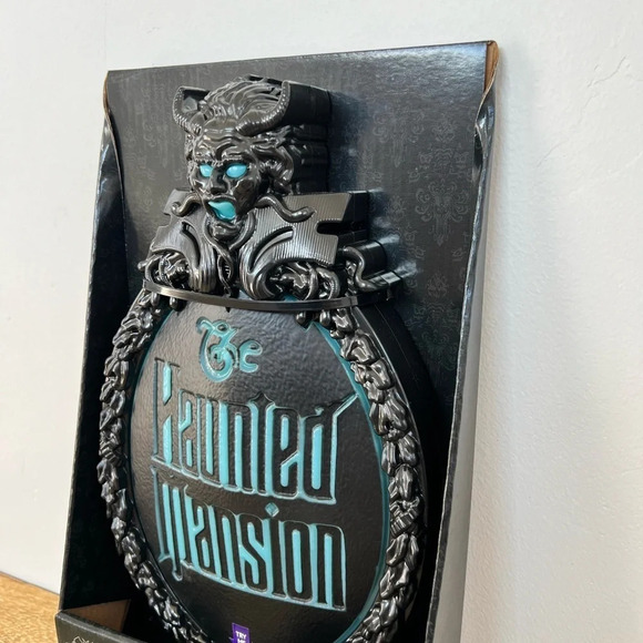 New Disney Haunted Mansion Logo Magical Light up Wall Plaque Halloween M… - Picture 6 of 7